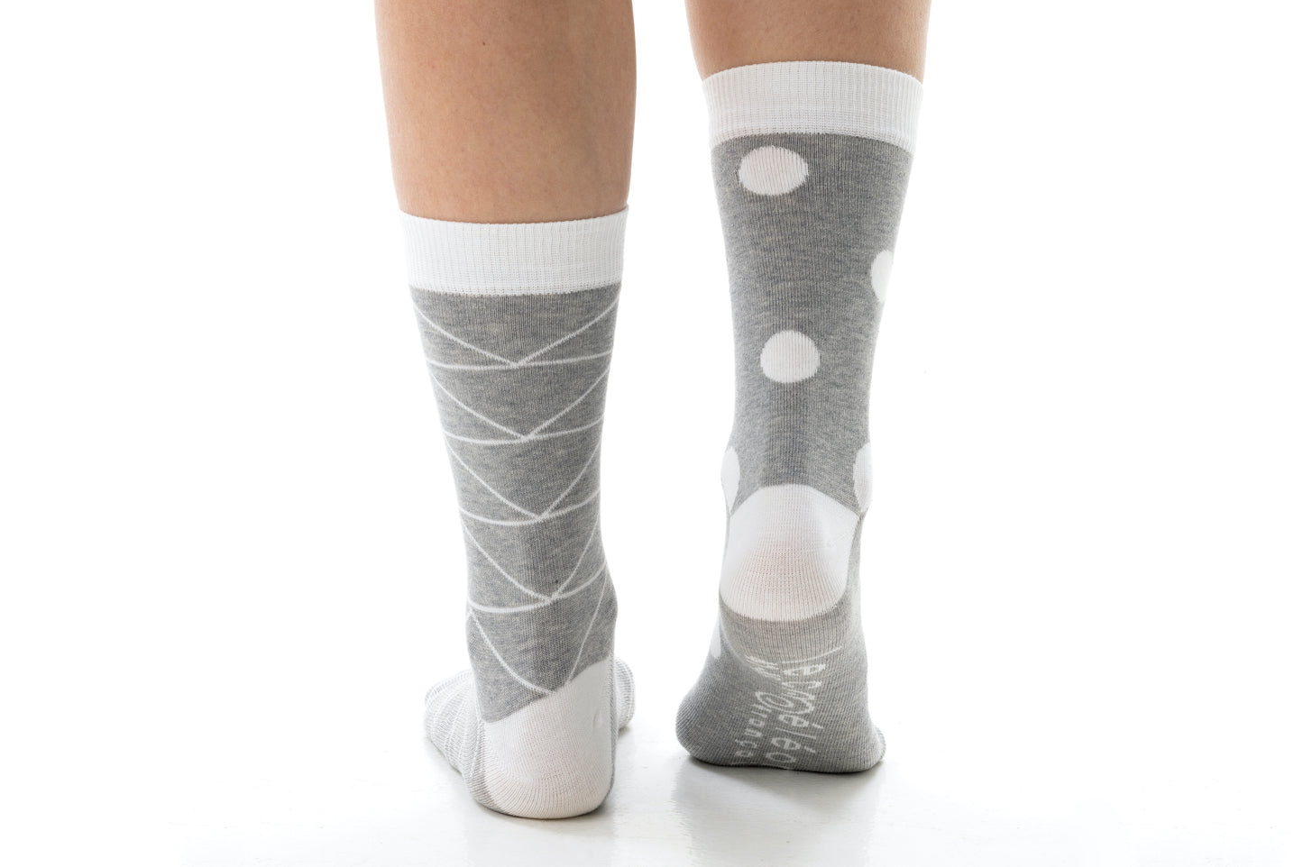 Chaussettes dépareillées grises coton BIO pour un look élégant et décalé