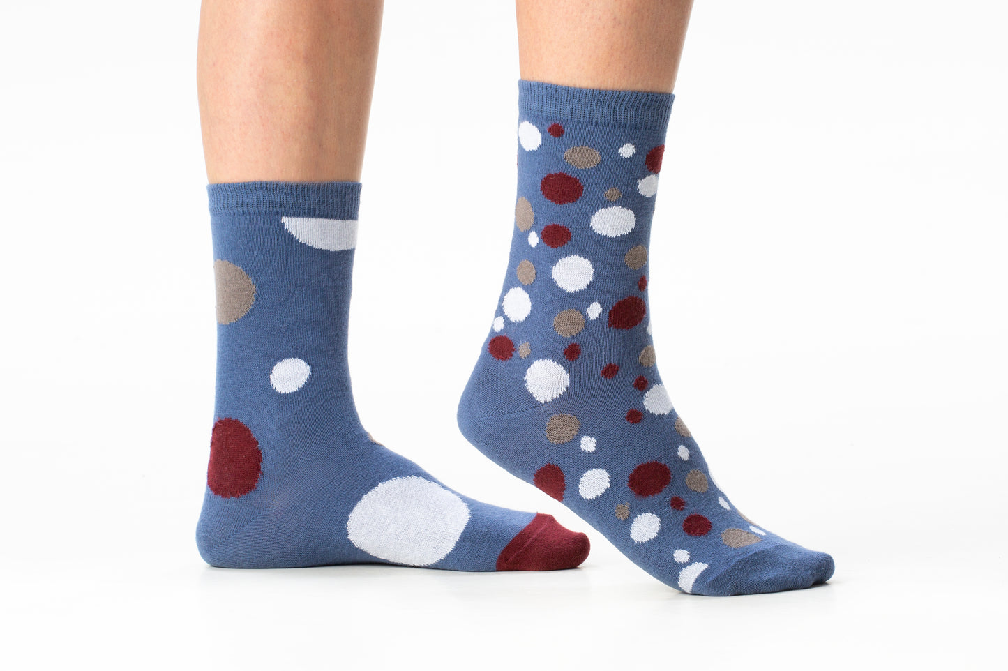 Les chaussettes dépareillées à pois coton bio