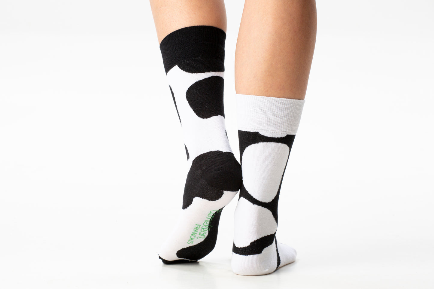 Les chaussettes dépareillées originales fabriquées en France motif vache