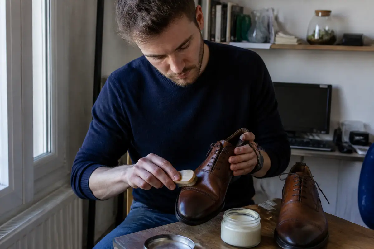 Entretien des chaussures en cuir : guide pratique pour les soins